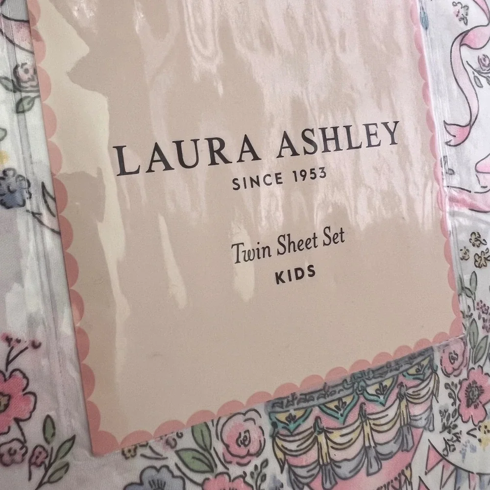 Laura Ashley Kids Fairytale Carnival Twin Sheet Set Whimsical Carousel 3pc NEW
